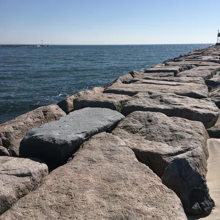 Hamptons Waterfront- On A Sandy Beach- Relax & GetawaySH)