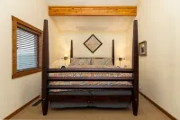 Wintergreen Retreat - bespoke luxury post & beam home on Devils Knob loop - balcony