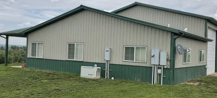Cozy Farmhouse in Charming Great Falls with WiFi, AC and Indoor Parking Hotels in Cascade County