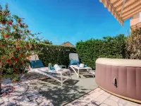 Wellness oasis on Krk - Private heated jacuzzi & lounge under olive trees Hotels in Dobrinj