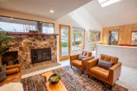 Stunning Mid-Century Inspired Lake House, Private Pool, Jet-ski & Boat Dock! - 4-Star