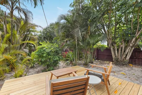 Charming 3-bedroom house with WiFi, AC in welcoming Lake Worth Beach - 4-Star
