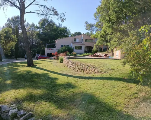 Nature in Aix Hotels in Venelles