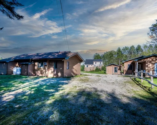 A magical place that you will want to return to! Hotels in Digby