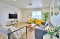 3 Bedroom With Stunning Yard Close to Horseshoe.