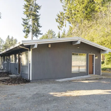 Walkable condo in heart of vibrant D/n Redmond, m/s from Microsoft, woodinville Отели в г. Редмонд