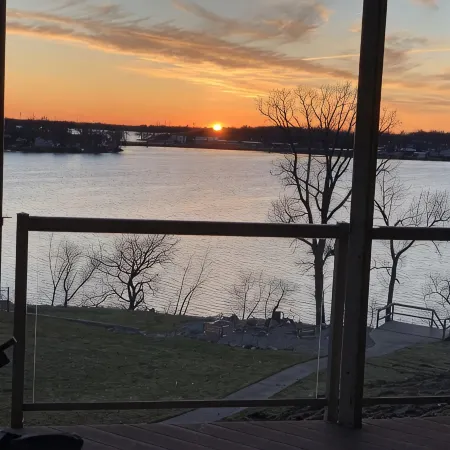 Lovely Okoboji Condo