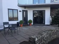No1 Highpoint -Luxury 2 bed Sea view Apartment with onsite indoor swimming pool - Pools