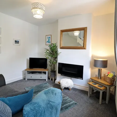 Bijou House Perfect for 2 people, no pets.