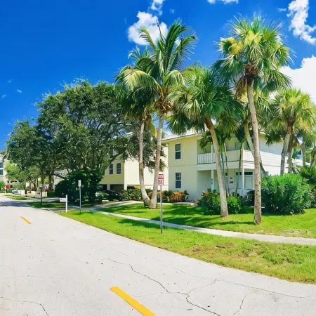 Fun + Sun in the Center of IT All!!! Exclusive Central Beach!! Pool - 30 Day Min