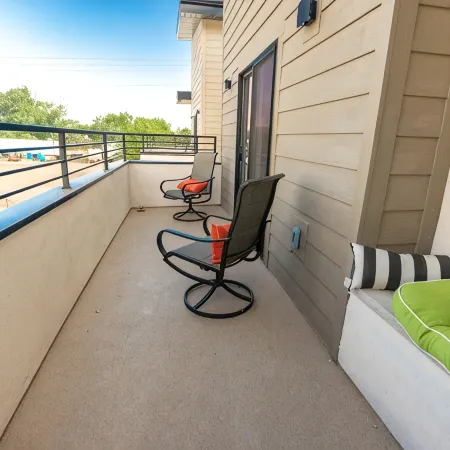 New townhome. Private hot tub! 30 minutes to Zions. EV Charger plug