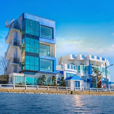Blue Latte Poolvilla アイランド・カントリークラブ周辺のホテル