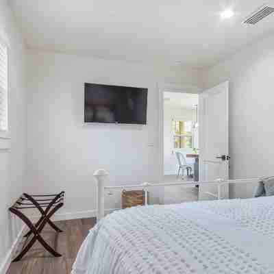 Private - Waterfront Cottage - Panama City, FL Rooms