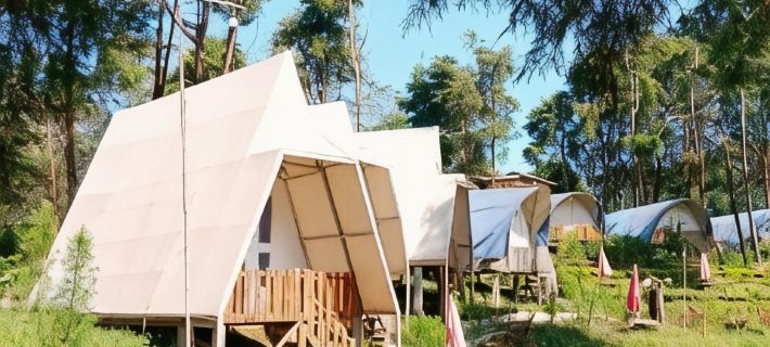 Dieng Glamping syari'ah Hotels in Batur