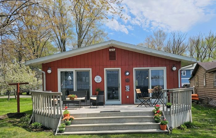Bemus Point Lake Front Cottage with Dock
