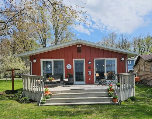 Bemus Point Lake Front Cottage with Dock - 3-Star