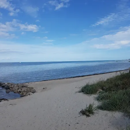 Fördetraum,1. Reihe, 20 m zum Strand, Meerblick, Frisch Renoviert, Loggia, EG Hotels in Laboe