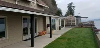 A beautiful Beach house to relax, watch wildlife, kayak, and enjoy fresh air.