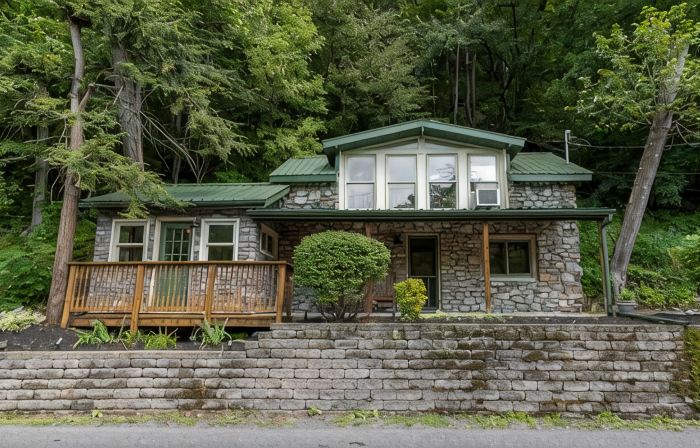 Stone Creek Cottage: PSU Creekside home on Spring Creek