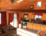 Walnut Ridge Cabin 2 Bedrooms and Hot Tub Jacuzzi