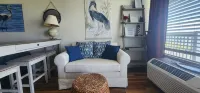 Studio condo with amazing water views, short walk to the beach