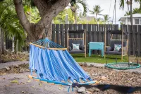 free parking - walk to Honl beach & Downtown Kona