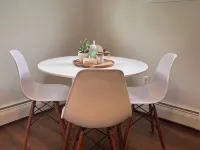 Cozy Angola Cottage by the Beach 에번스 호텔