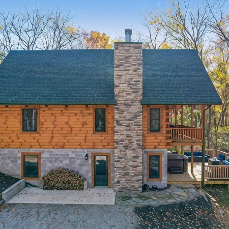 Authentic Log Cabin - Sleeps 10 - Hot Tub - Fire Pit - Hocking Hills