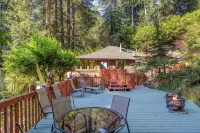 Relaxing redwood forest home with hot tub and sauna at Lagunitas Creek - 3 ดาว