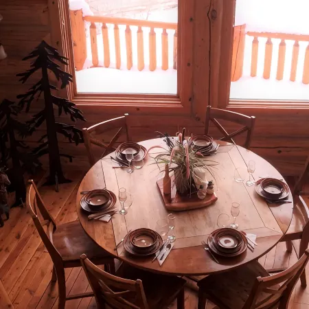 Log Heaven Amazing Views Ski In from new Lightning Ridge Lift. Easy Road Access