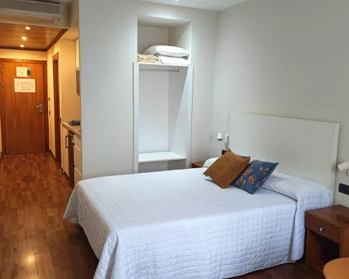 Hotel Suite Camarena فنادق في تيرويل