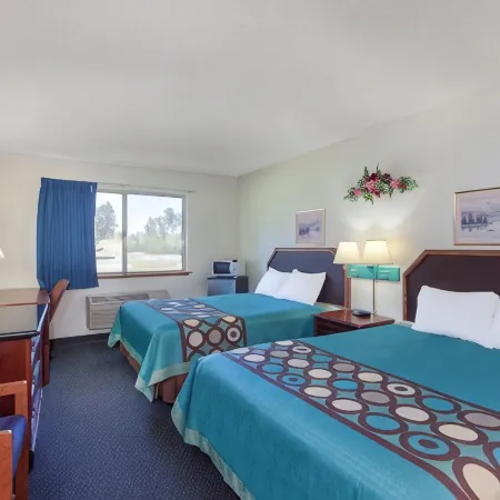 Super 8 by Wyndham Selma/Fresno Area