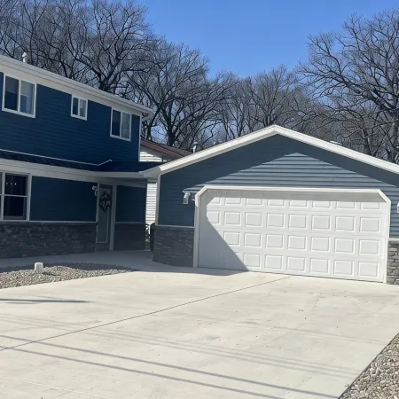 Lake view house with private pier lake access
