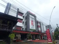 Riez Palace Hotel โรงแรมในเตกัล