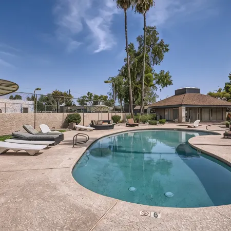 Cool & Comfy Tempe Townhome - Walk to Sloan Park, min to ASU, Town Lake or Mill!