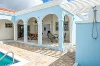 Oceanfront Villa, private pool, gazebo, great diving and snorkeling steps away - Biệt thự