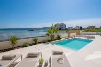 Luxury seafront Villa Noles with heated Pool, Jacuzzi, EV near Zadar - Swimmingpools