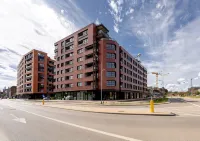 Downtown Apartments Doki Living - Foodhall & Parking - شرفة