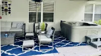 LARGE MODERN 4 BEDROOM HOME. VERY PRIVATE w HOT TUB & 3 acres! - Fitnessstudio