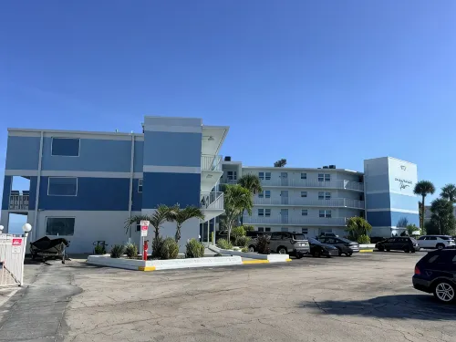 Beach Front Condo - Melbourne/Satellite Beach Cocoa Beach 2 Bd/ 2 Bath, Pool - Wifi