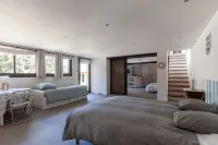 A 10 mn walk from the beach with view on the cap canaille house of 100 m2 - 4-Star