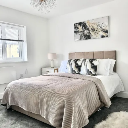 2 Bed Apartment Sleeps 3 -Smart Tv -Private Garden
