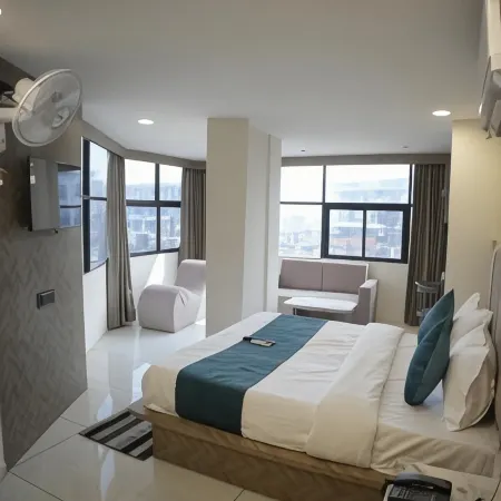 Hotel White Fortune Отели в г. Банаскантха