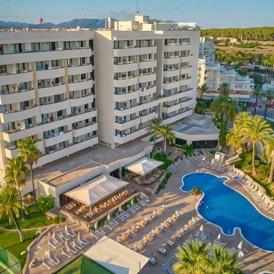 Welikehotel Marfil Playa Hotels near Sa Coma