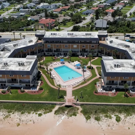 Beautiful Condo in Oceanfront Ormond Beach Complex