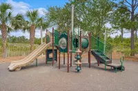 Walk2Beach & Pools, Golf Cart, Family Friendly, 4Br - Gym