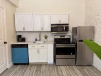 Historic Downtown New Orleans Loft 2 Minute Walk to French Quarter 2A - 방갈로