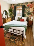 Private 2nd Story Apartment in the Heart of Long Beach- Pura Vida!