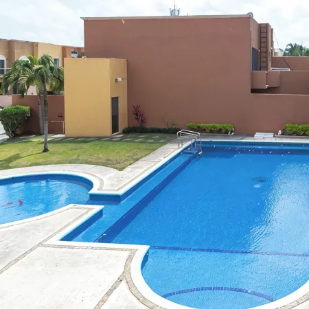 Luxury House 25 for 6-7 p, with Pool Cancun!