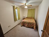 Charming 3-bedroom house in Pleasant Lakeview with AC, WiFi - 3-Star